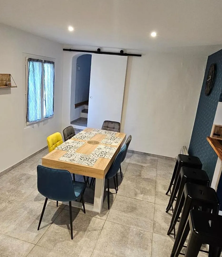 Bel Appartement Et Son Jardin Saint-Cezaire-sur-Siagne 0*,  France